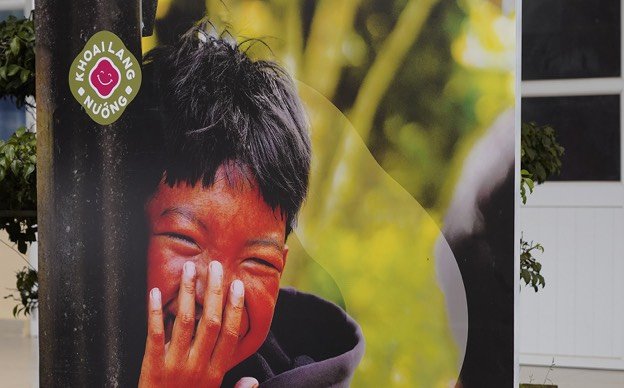 Khoai Chở Trăm Nụ Cười Về Bản Nơi thắp sáng nụ cười em thơ