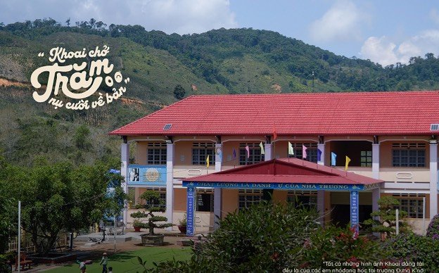 Khoai Chở Trăm Nụ Cười Về Bản Nơi thắp sáng nụ cười em thơ